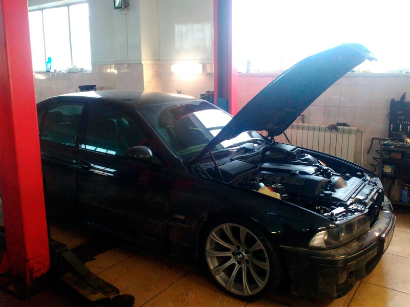 BMW 530 (E39)